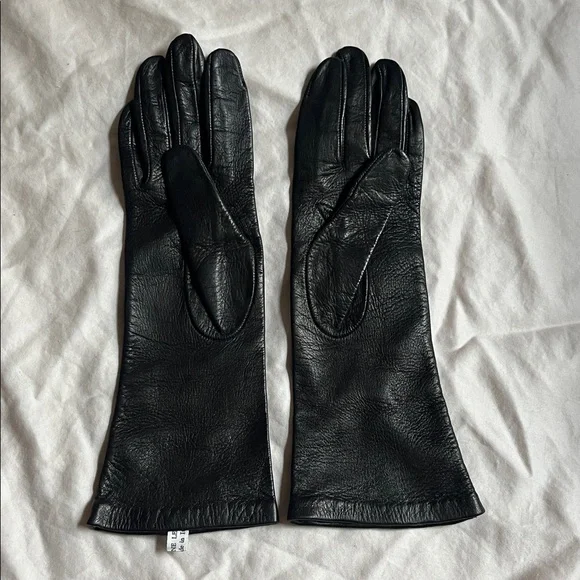 Classic Black Leather Gloves - Women's Accessories - Picture 2 of 4